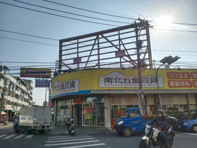 潭子大型刊版  潭子熱鬧圓通南路