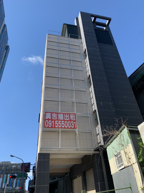 忠義路戶外看板